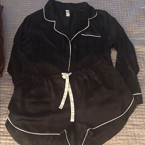 Stars Above Black Pajama Set with White Piping - Picture 1 of 3